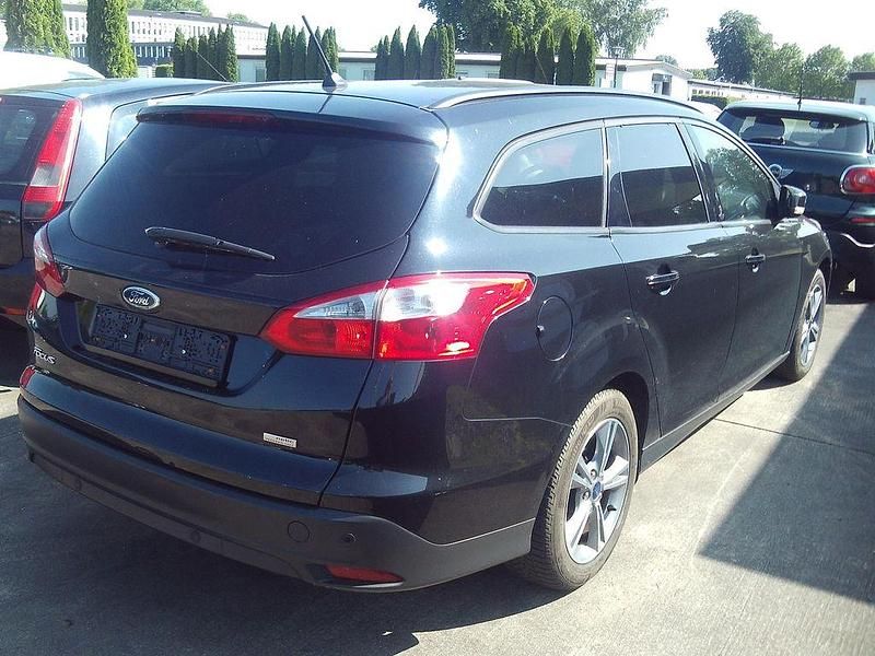 Gebraucht Ford Focus Champions Edition 125 PS (91 kW) 2013 Schwarz Limousine
