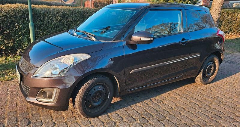 Gebraucht Suzuki Swift Comfort 94 PS (69 kW) 2015 Schwarz Kleinwagen