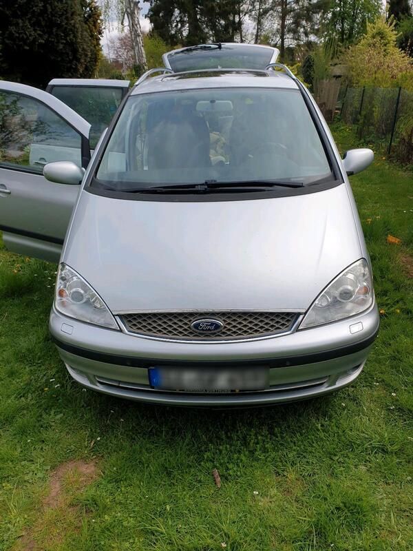 Silber Gebraucht 2004 Ford Galaxy Ghia Van / Kleinbus | 1.200 € (Guter Preis) - Bild 1/4