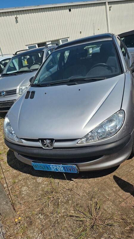Grau Gebraucht 2001 Peugeot 206 Premium Limousine | 250 € (Superpreis) - Bild 1/4