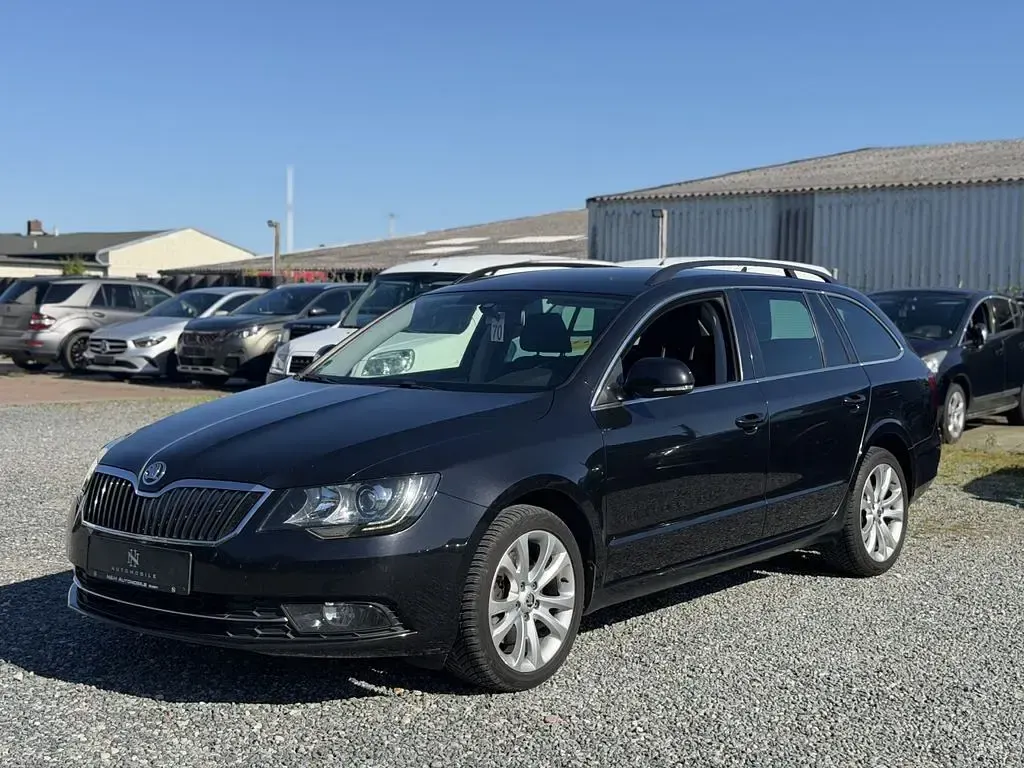 Gebraucht Skoda Superb Exclusive 170 PS (125 kW) 2014 Schwarzmagic perleffekt Limousine