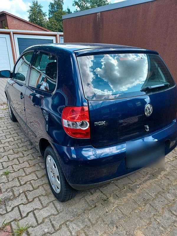 Gebraucht VW Fox 54 PS (39 kW) 2005 Blau Kleinwagen