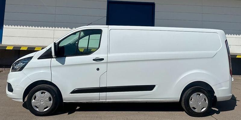 Gebraucht Ford Transit Custom Trend 131 PS (96 kW) 2022 Weiß Van / Kleinbus