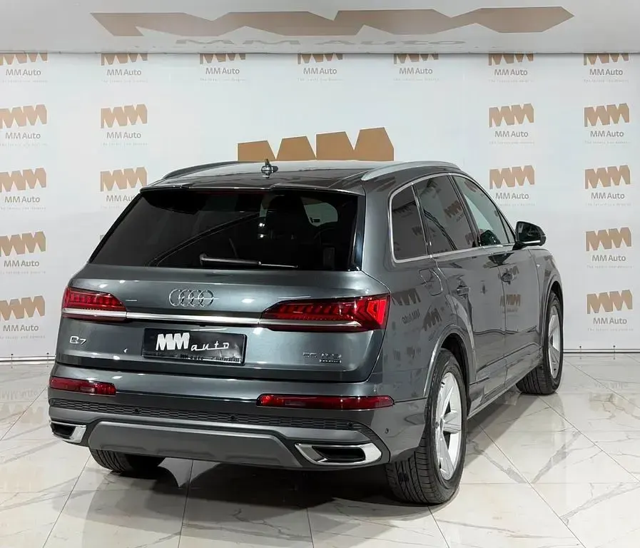 Gebraucht Audi Q7 S-Line 340 PS (250 kW) 2024 Grau SUV