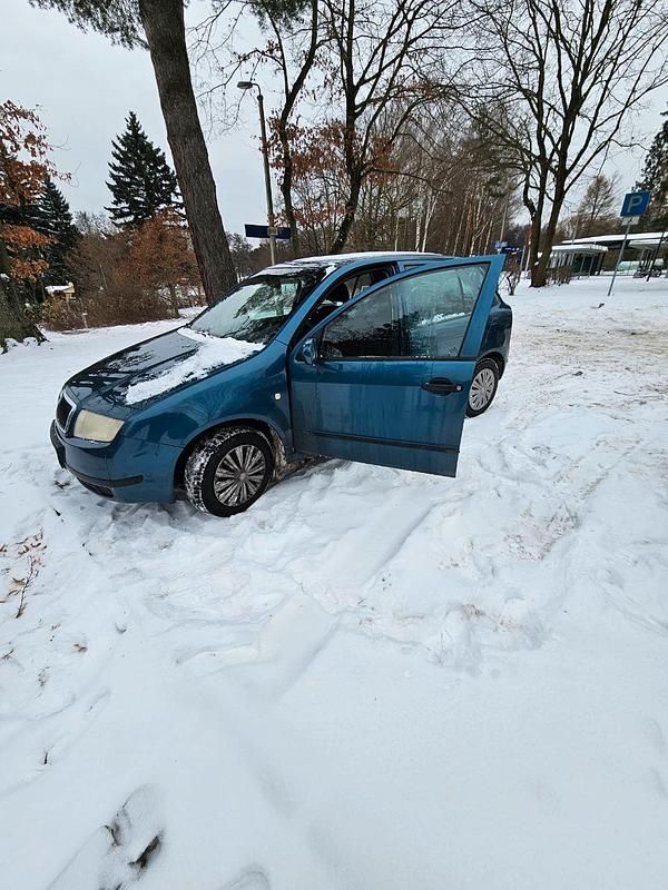 Gebraucht Skoda Fabia 54 PS (39 kW) 2003 Blau Kleinwagen