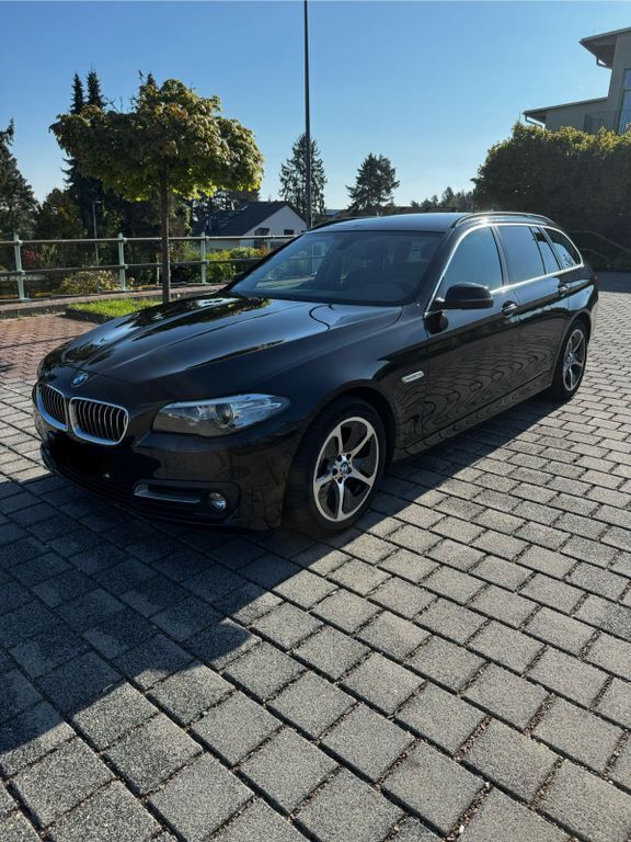 Schwarz Gebraucht 2013 BMW 530 Sport Line Kombi | 10.100 € (Superpreis) - Bild 1/4