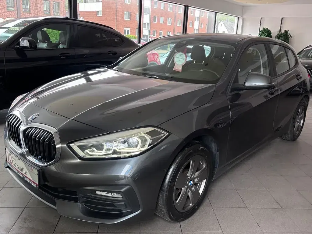 Gebraucht BMW 118 Advantage 150 PS (110 kW) 2021 Mineralgrau Kleinwagen