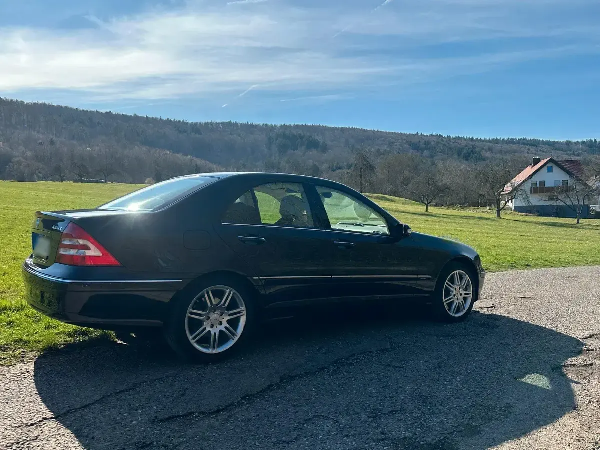 Gebraucht Mercedes C350 Elegance 272 PS (200 kW) 2007 Schwarz Limousine