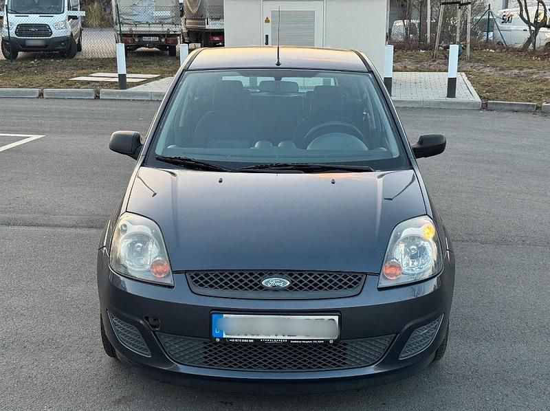 Gebraucht Ford Fiesta 69 PS (50 kW) 2007 Andere farben Kleinwagen