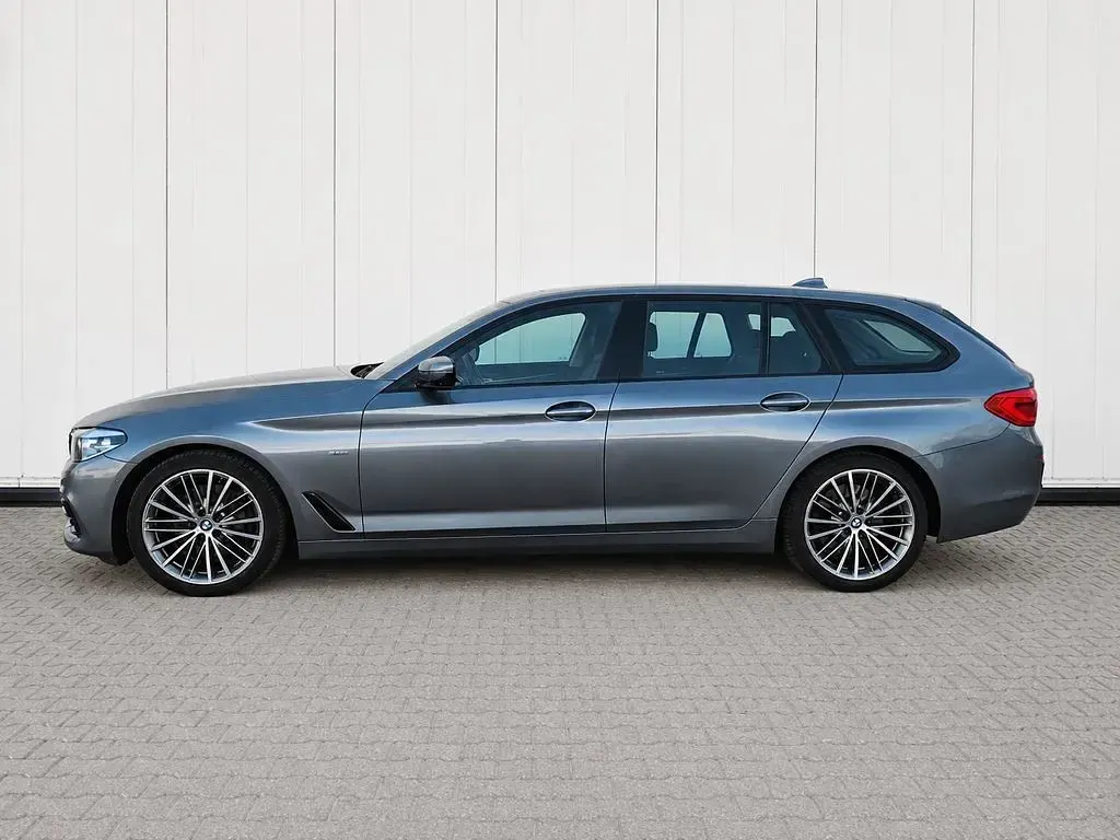 Gebraucht BMW 540 Sport Line 320 PS (235 kW) 2017 Blau Limousine