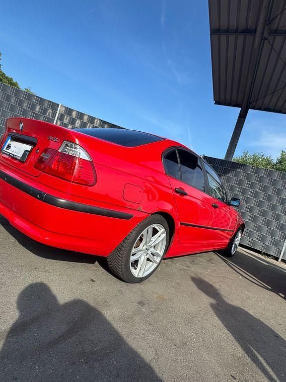 Gebraucht BMW 318 143 PS (105 kW) 2004 Rot Limousine