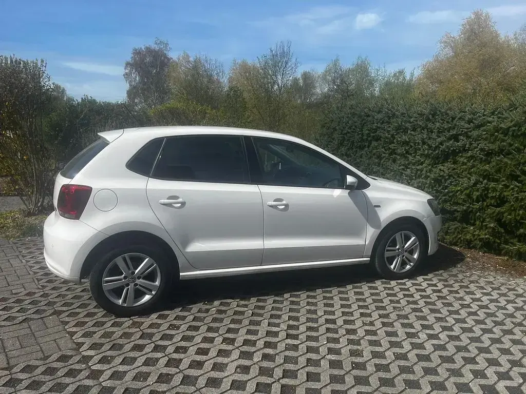 Gebraucht VW Polo 90 PS (66 kW) 2013 Weiß Kleinwagen