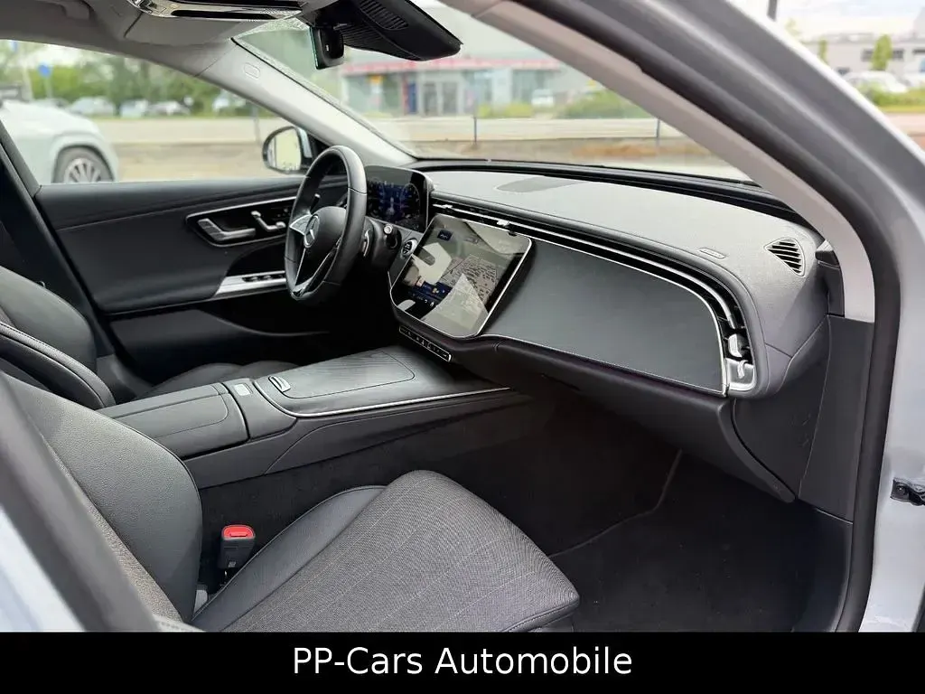 Gebraucht Mercedes E200 Advanced Plus 204 PS (150 kW) 2024 Hightechsilbermet. Limousine