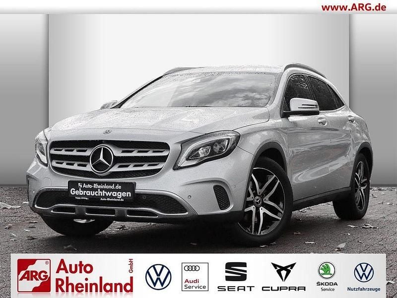 Silber Gebraucht 2019 Mercedes GLA220 Urban SUV | 21.441 € (Guter Preis) - Bild 1/4