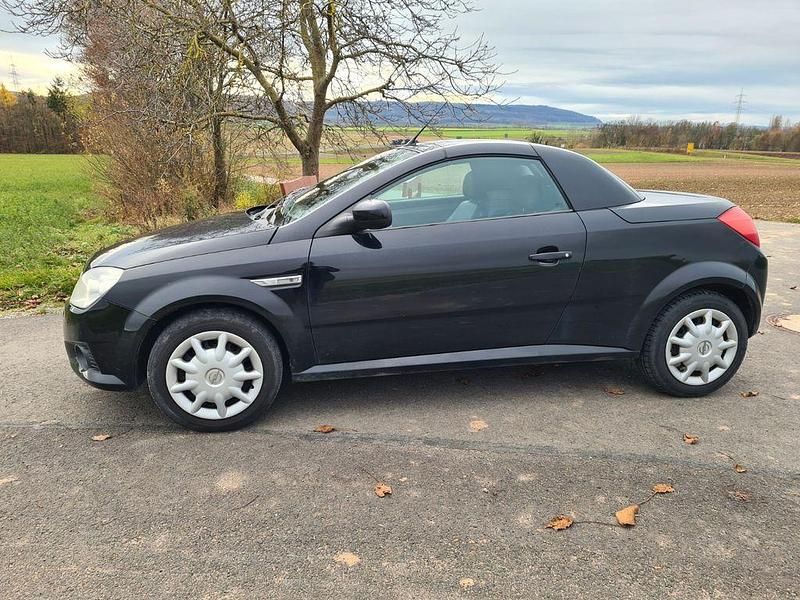 Schwarz Gebraucht 2006 Opel Tigra Edition Cabrio | 2.060 € (Fairer Preis) - Bild 1/4