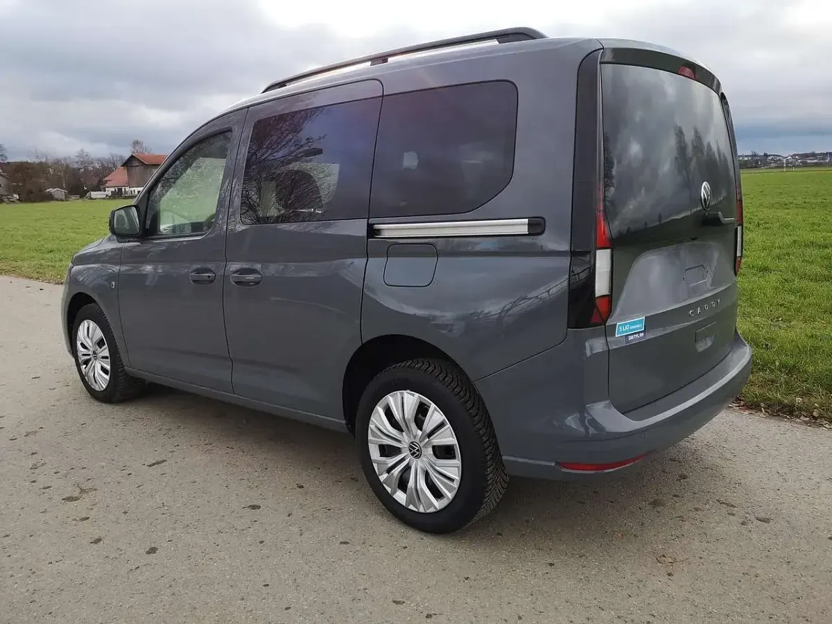 Neu VW Caddy Basis 102 PS (75 kW) 2026 Puregrey Van / Kleinbus