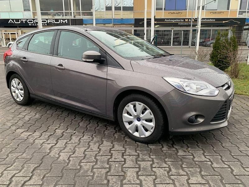 Gebraucht Ford Focus Trend 125 PS (91 kW) 2012 Braun Limousine