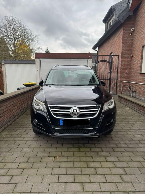 Schwarz Gebraucht 2008 VW Tiguan Sport SUV | 8.990 € (Etwas zu teuer) - Bild 1/4