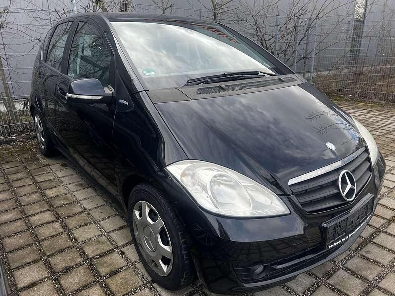 Gebraucht Mercedes A160 82 PS (60 kW) 2010 Kosmosschwarz  metalliclack Kleinwagen