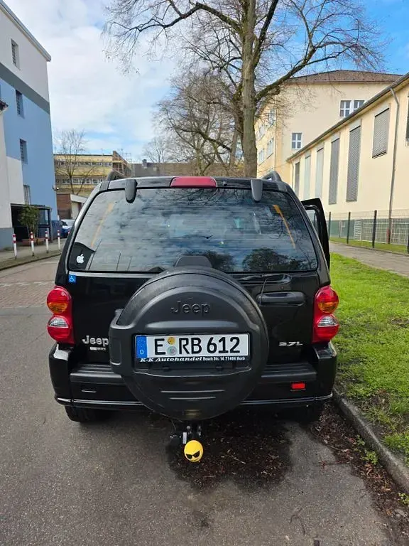 Gebraucht Jeep Cherokee Limited 204 PS (150 kW) 2005 Schwarz SUV