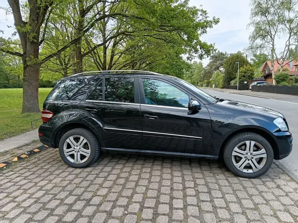 Gebraucht Mercedes ML420 306 PS (225 kW) 2009 Schwarz SUV