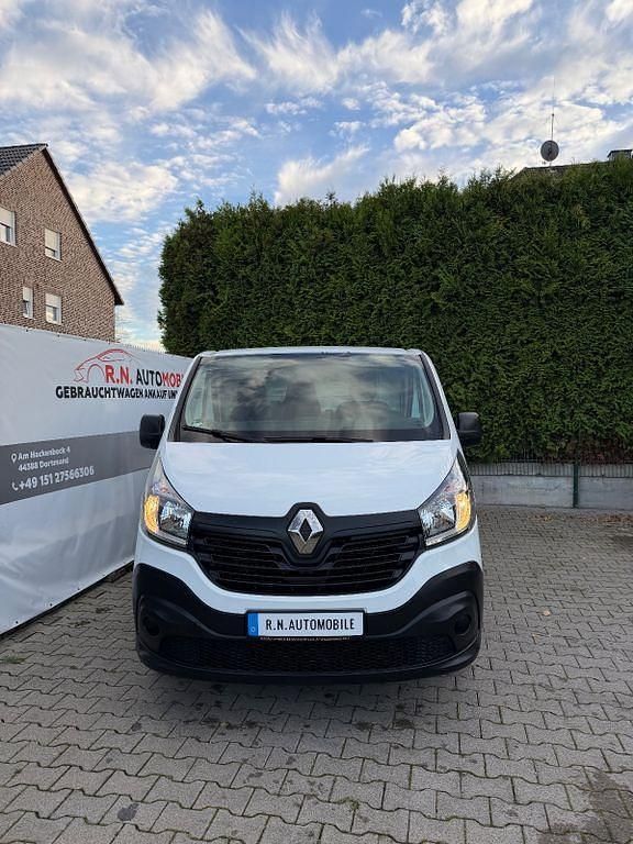 Weiß Gebraucht 2015 Renault Trafic Komfort Van | 8.500 € (Guter Preis) - Bild 1/4