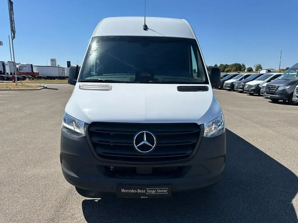 Gebraucht Mercedes Sprinter 170 PS (125 kW) 2025 Arktikweiß Van
