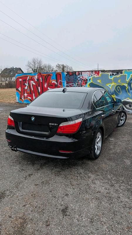 Gebraucht BMW 523 177 PS (130 kW) 2009 Schwarz Limousine