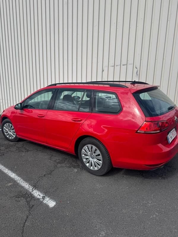 Gebraucht VW Golf VII 110 PS (80 kW) 2015 Rot Kombi