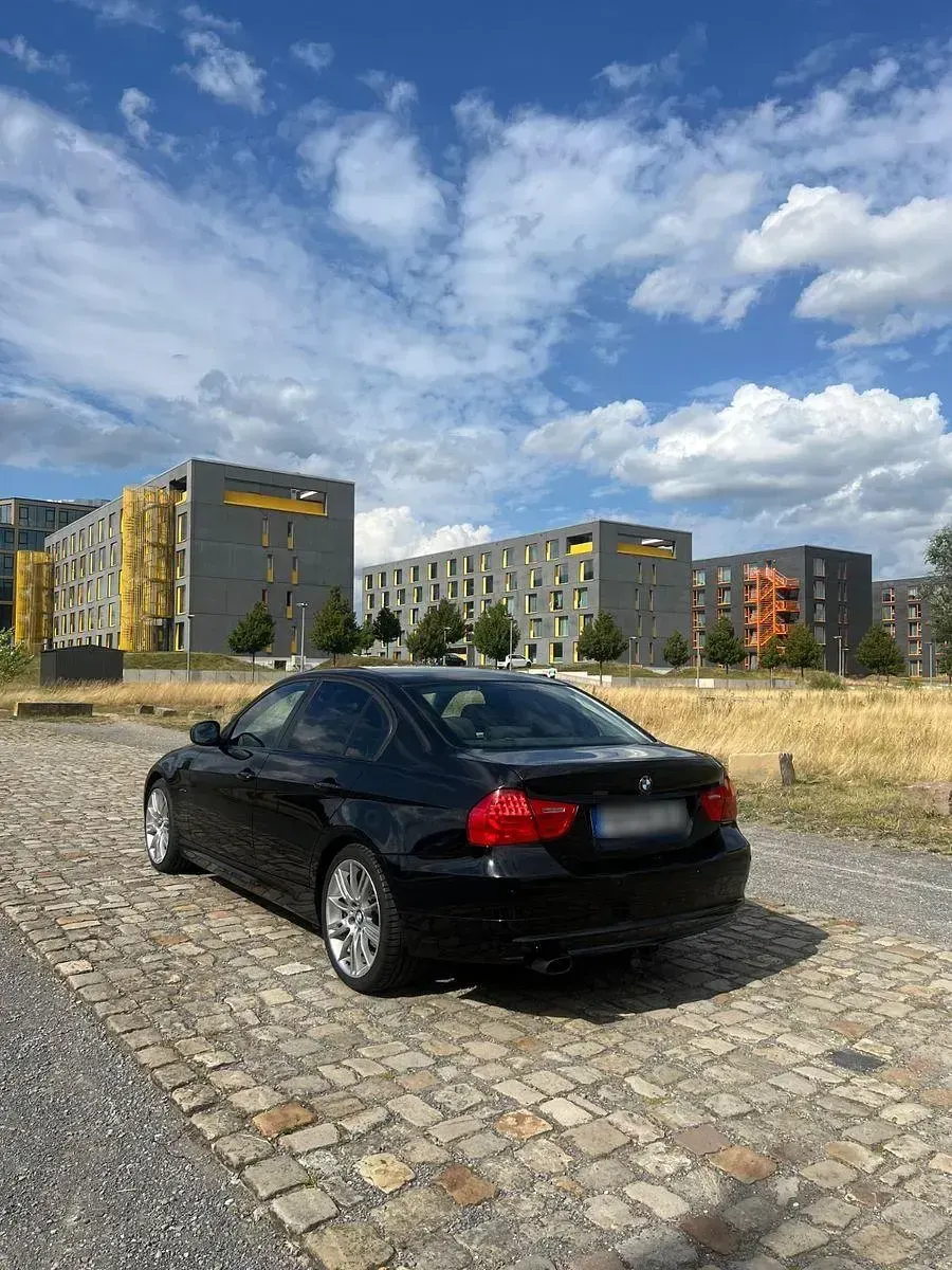 Gebraucht BMW 318 143 PS (105 kW) 2009 Schwarz Limousine