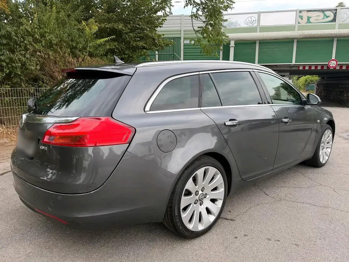 Gebraucht Opel Insignia 160 PS (117 kW) 2012 Grau Kombi