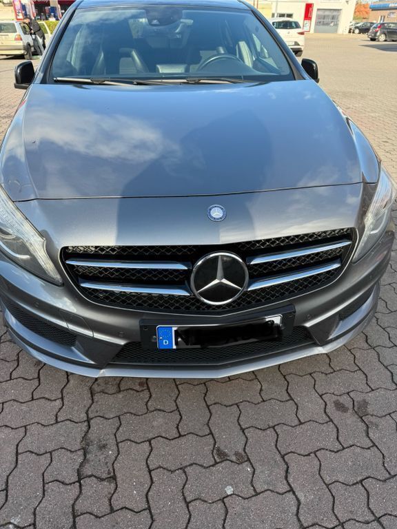 Grau Gebraucht 2013 Mercedes A200 AMG line Limousine | 14.599 € (Fairer Preis) - Bild 1/4