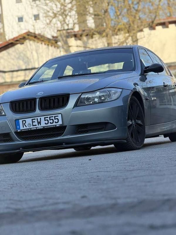 Gebraucht BMW 320 150 PS (110 kW) 2005 Grau Limousine