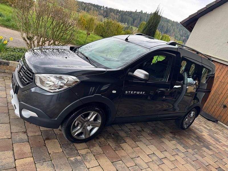 Gebraucht Dacia Dokker Stepway 131 PS (96 kW) 2020 Grau Van / Kleinbus
