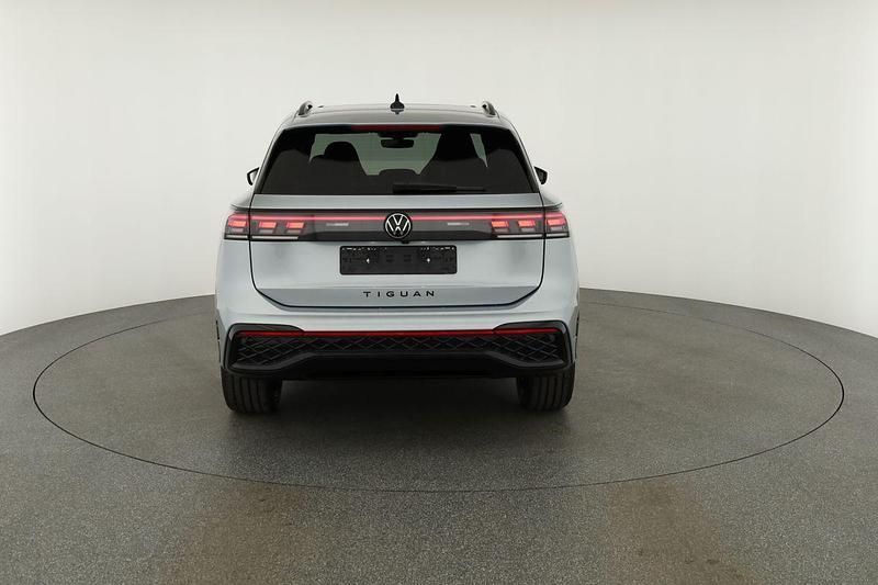 Neu VW Tiguan R-line 272 PS (200 kW) 2025 Oyster silver metallic SUV