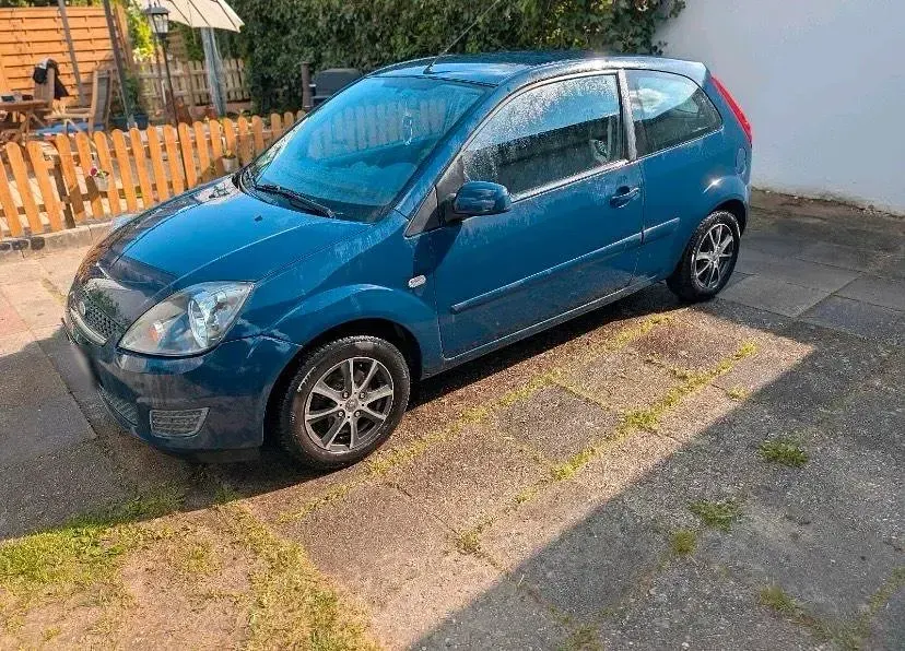 Gebraucht Ford Fiesta 60 PS (44 kW) 2008 Blau Kleinwagen