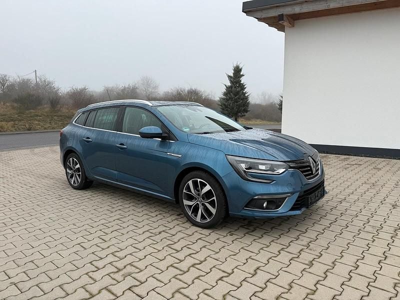 Blau Gebraucht 2016 Renault Mégane GrandTour Bose Edition Kombi | 7.500 € (Fairer Preis) - Bild 1/4