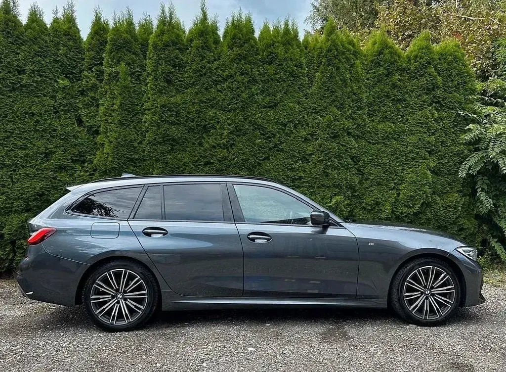 Gebraucht BMW 320 M Sport 190 PS (139 kW) 2019 Grau Kombi