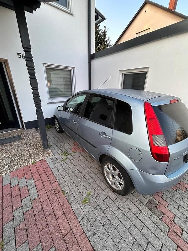Gebraucht Ford Fiesta 81 PS (59 kW) 2005 Kleinwagen