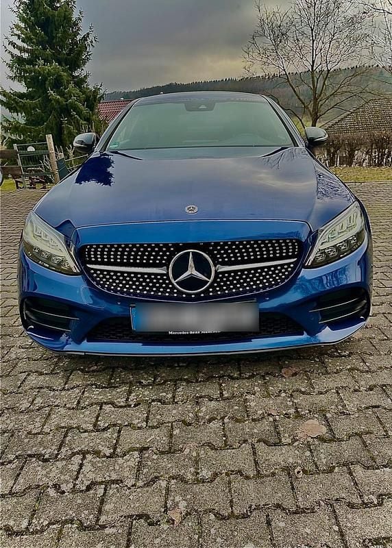 Blau Gebraucht 2019 Mercedes C300 AMG line Coupé | 28.500 € (Fairer Preis) - Bild 1/4