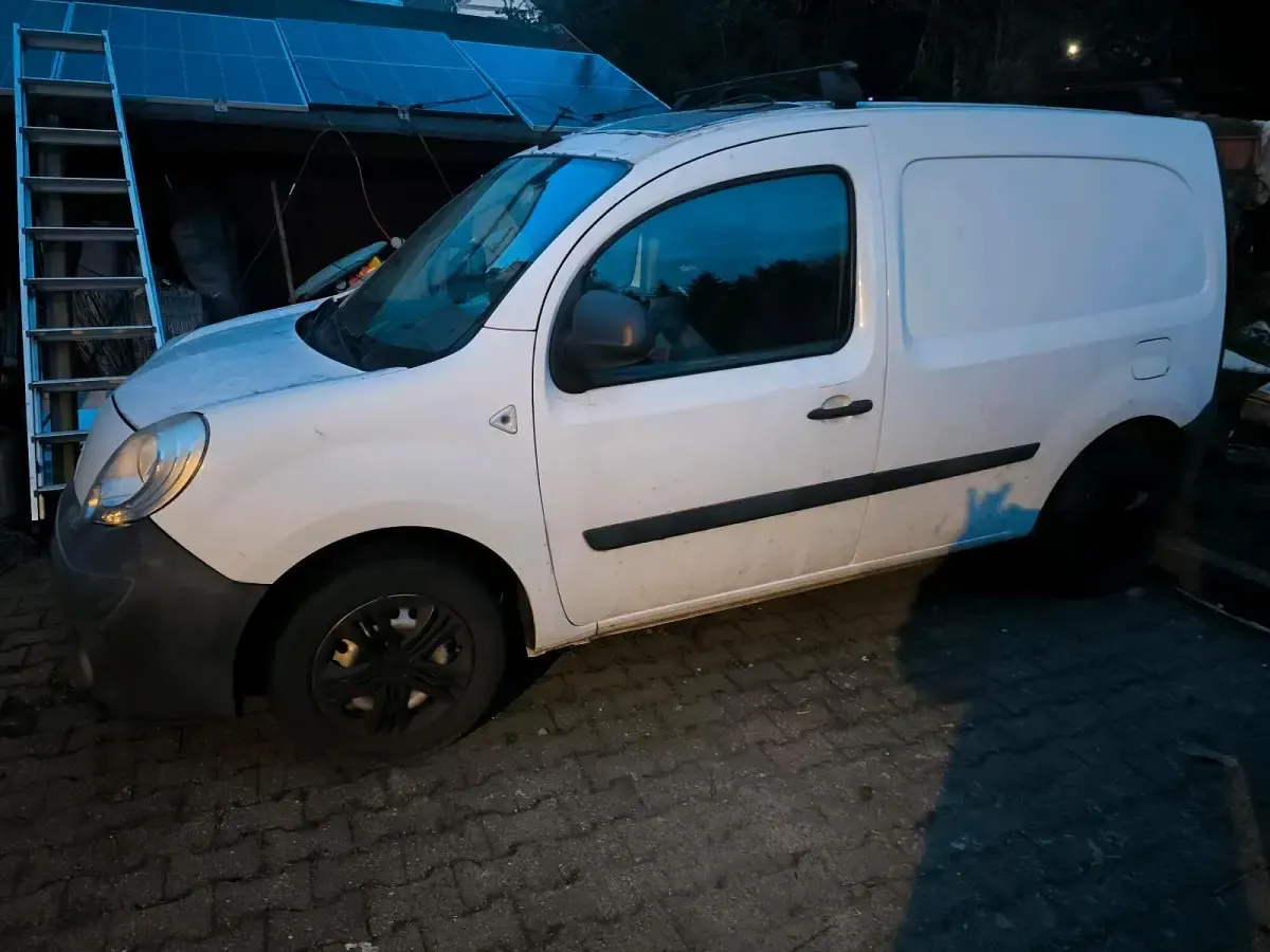 Gebraucht Renault Kangoo 68 PS (50 kW) 2010 Weiß Van / Kleinbus