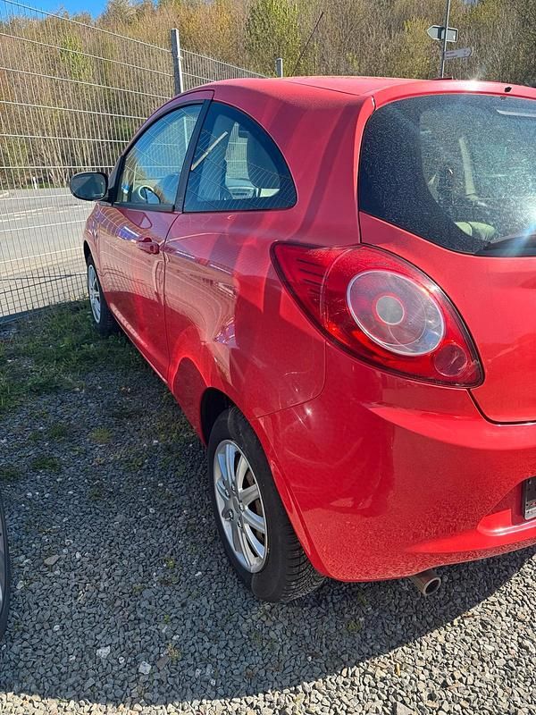Second-hand Ford Ka 68 CP (50 kW) 2009 Roșu Hatchback