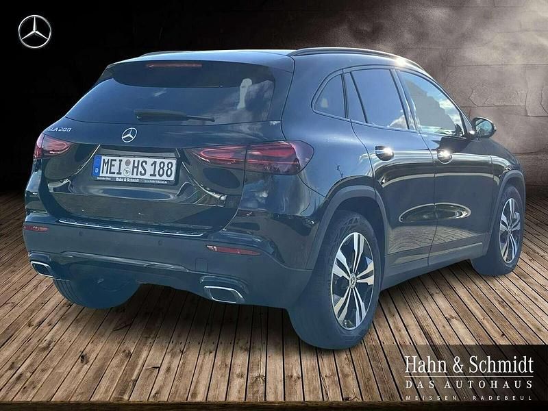 Gebraucht Mercedes GLA200 163 PS (119 kW) 2025 Unilack nachtschwarz SUV