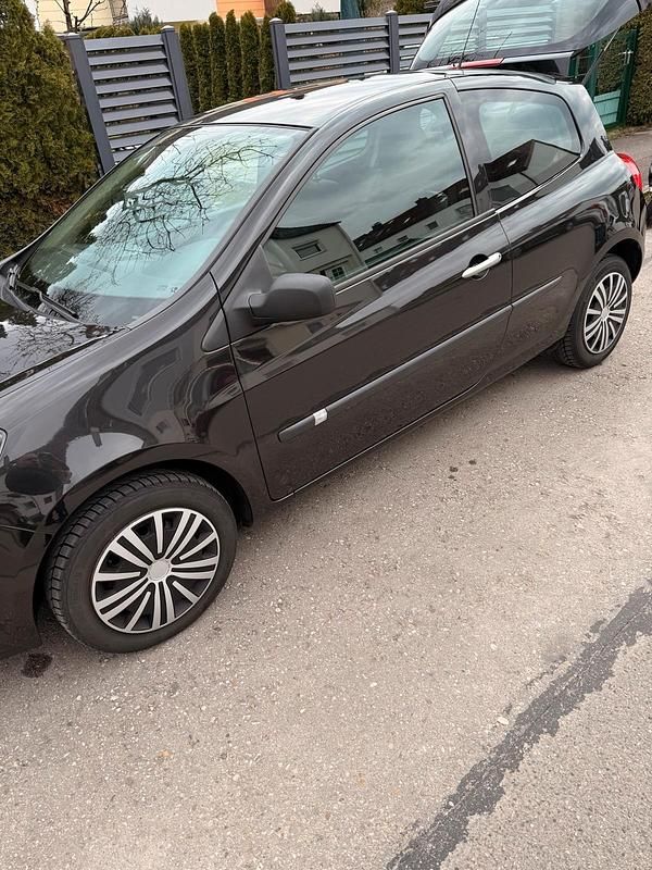 Gebraucht Renault Clio II 74 PS (54 kW) 2008 Schwarz Kleinwagen