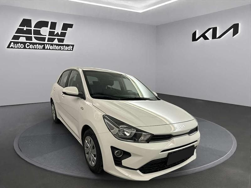 Second-hand Kia Rio 84 CP (61 kW) 2022 Alb Hatchback