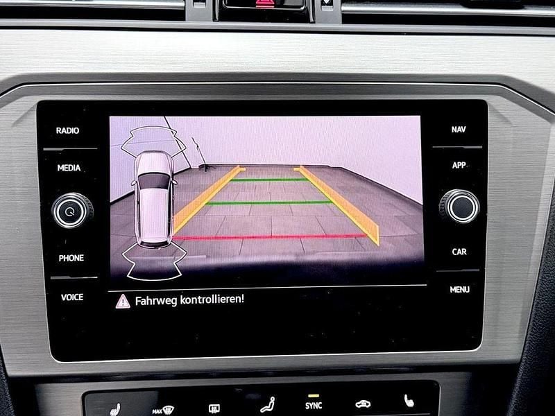 Gebraucht VW Passat R 150 PS (110 kW) 2020 Silber Kombi