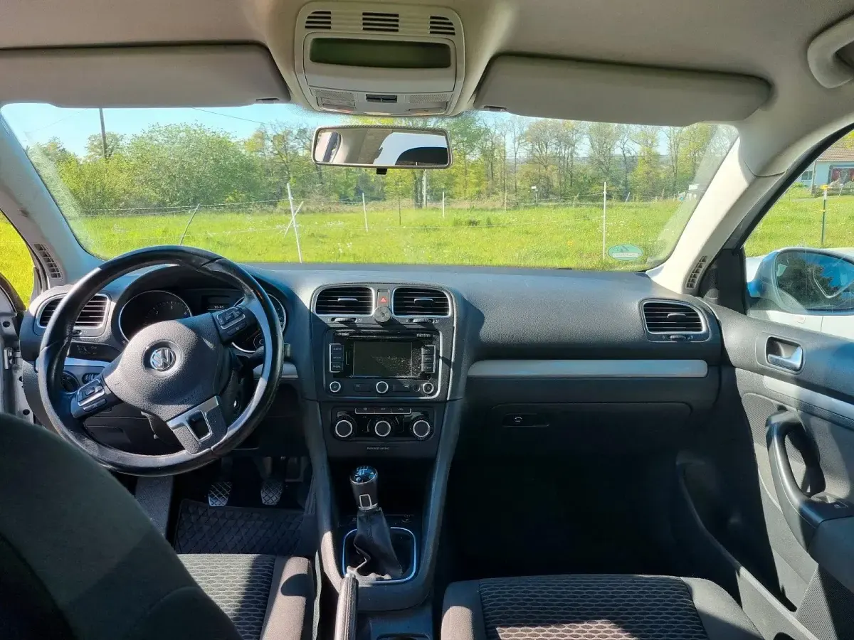 Second-hand VW Golf VII Trendline 105 CP (77 kW) 2013 Argintiu Break