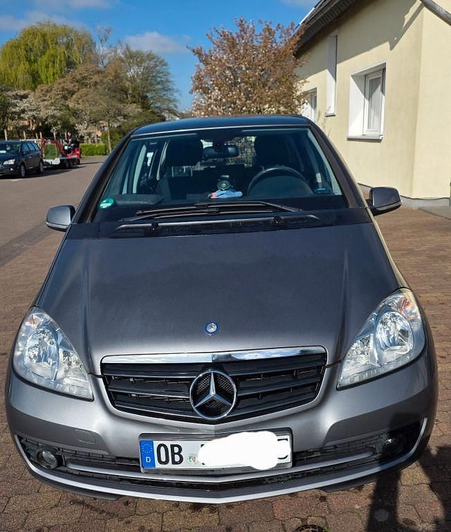Gebraucht Mercedes A160 95 PS (69 kW) 2011 Grau Van / Kleinbus