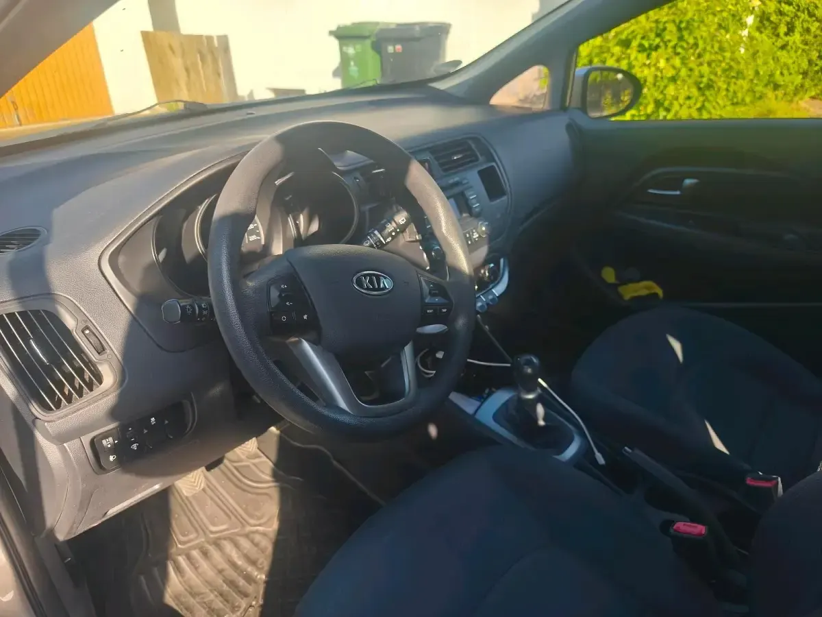 Gebraucht Kia Rio 86 PS (63 kW) 2012 Grau Kleinwagen