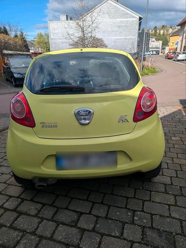 Gebraucht Ford Ka 69 PS (50 kW) 2013 Gelb Kleinwagen